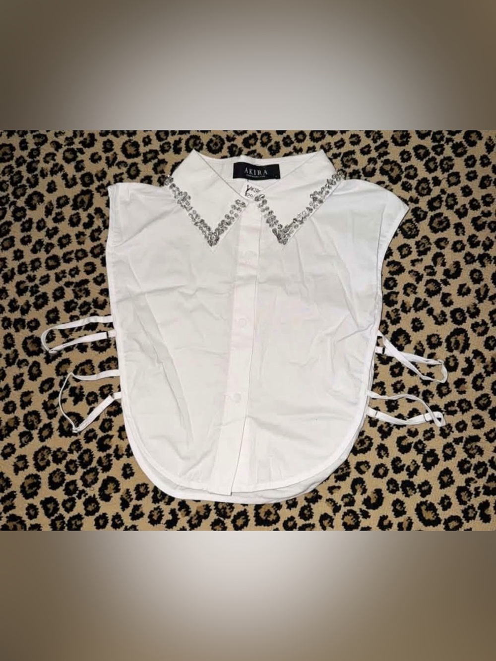 AKIRA White Crystal-Trim Detachable Shirt Dickey